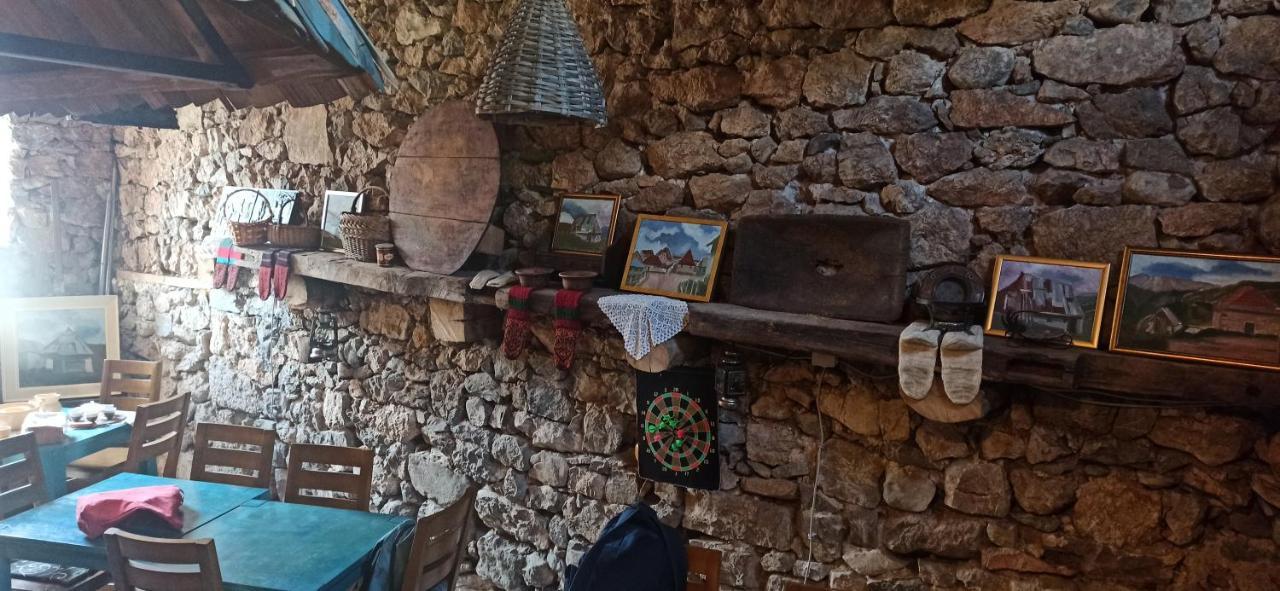 Na Krovu Svijeta Gornji Lukomir Bagian luar foto