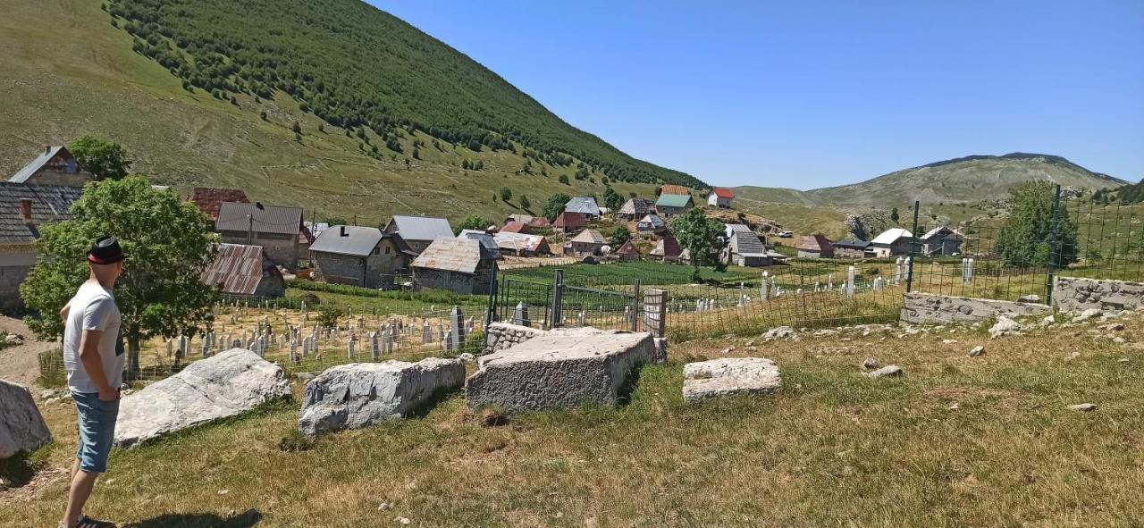 Na Krovu Svijeta Gornji Lukomir Bagian luar foto